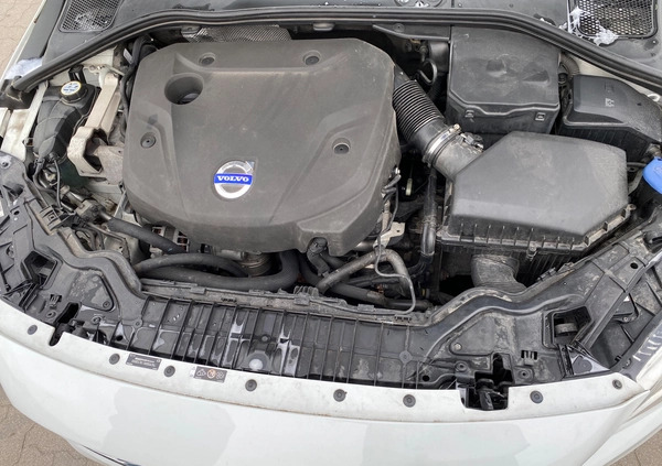 Volvo V60 cena 47500 przebieg: 208762, rok produkcji 2014 z Brzesko małe 211